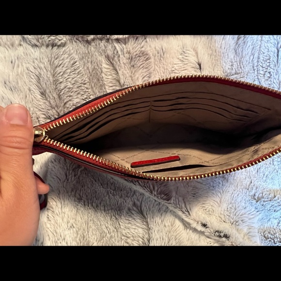 Michael kors wrist wallet - Picture 3 of 4